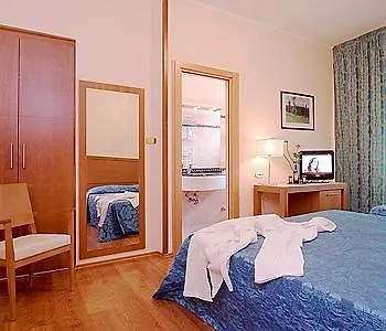 Astor Hotel 3*